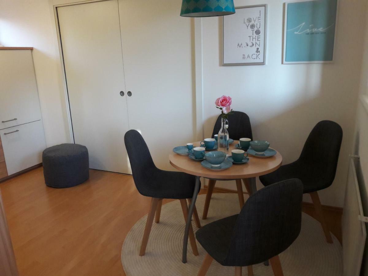 Bungalow At Lake Alte Donau فيينا المظهر الخارجي الصورة