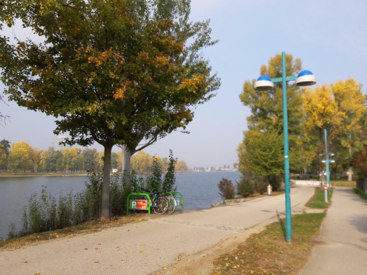 Bungalow At Lake Alte Donau فيينا المظهر الخارجي الصورة